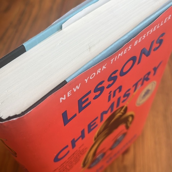 Lessons in Chemistry Book Hardcover by Bonnie Garmus - Picture 11 of 11
